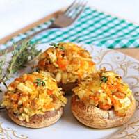 Pieczarki faszerowane ryżem i fetą