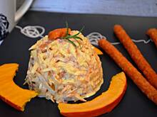 Fot. makusia, Sałatka z dyni z kabanosami