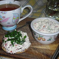 Pikantna pasta twarogowa z orzechami