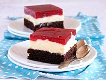 Fot. izaa_a, kostka czekoladowo-budyniowa z truskawkami...