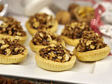 Fot. Wkn, Kruche kajmakowe babeczki z orzechami prażonymi w cukrze