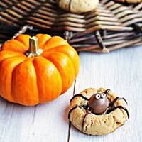 Pajączki na Halloween z masłem orzechowym