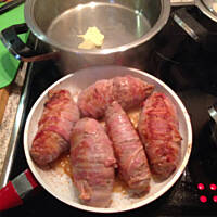 Roladki z mielonego zawijane bekonem