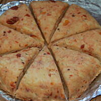 Bułeczki Kruche Serowo-pomidorowe