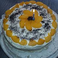 Tort makowo-brzoskwiniowy