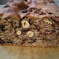 Zimowy chleb z bakaliami