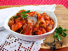 Fot. izaa_a, sałatka śledziowa po cygańsku...