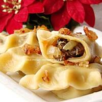 pierogi z kapustą i grzybami...