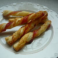 Błyskawiczna przekąska z ciasta francuskiego