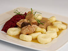 Fot. Wkn, Gulasz z rozmarynem