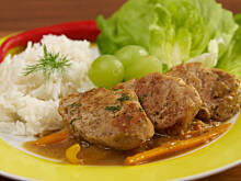 Fot. Wkn, Polędwiczki w sosie borowikowym