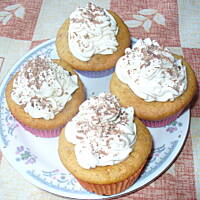 Muffinki piernikowe z nutellą i bitą śmietaną