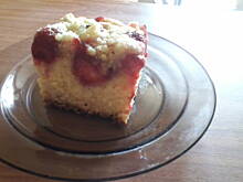 Fot. Amatorka kulinarna, Ciasto piaskowe z truskawkami i ajerkoniakiem