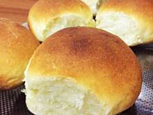 Fot. Dżanina Fonda, bułki pszenne z olejem i jogurtem Bahati