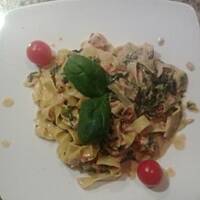 Makaron z sosem "toskańskim"