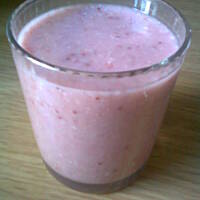 Koktajl z owsianki i truskawek