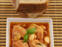 Fot. Wkn, Żeberka w sosie pomidorowym