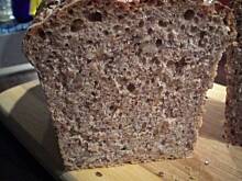 Fot. stokrotka390, Chleb orkiszowy z nasionami na zakwasie