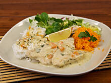 Fot. Wkn, Medaliony indycze w delikatnym sosie śmietanowym