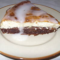 Cytrynowy sernik na spodzie marchewkowo-piernikowym