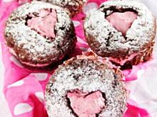 Fot. izaa_a, muffinki czekoladowe z malinowym kremem...