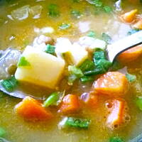 Zupa z soczewicą i selerem naciowym