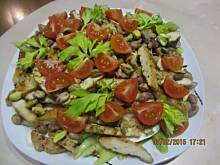 Fot. beflo1, Sałatka z selera naciowego.