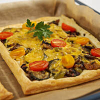 Pizza francuska pieczarkowo-cukiniowa