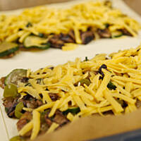 Pizza francuska pieczarkowo-cukiniowa