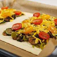 Pizza francuska pieczarkowo-cukiniowa