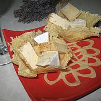 A''la serwetki z koszyczkiem i pysznymi serami