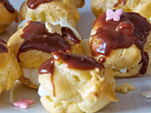 Fot. Wkn, Ptysie z budyniem i czekoladą