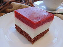 Fot. megi65, Kostka jogurtowo-truskawkowa