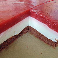 Kostka jogurtowo-truskawkowa