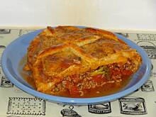 Fot. omagdalena, Ciasto francuskie z mięsem mielonym w sosie pomidorowym