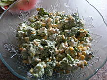 Fot. eliza32, Szybka sałatka brokułowa z serem feta.