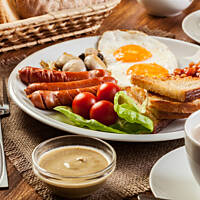 Energetyczne angielskie śniadanie na długi dzień