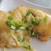 Filet z kurczaka z porami pod serową pierzynką