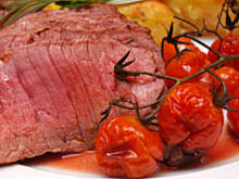 Fot. katy12, Pieczona soczysta wołowina z chrupiącymi ziemniaczkami i chrzanowym dipem