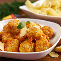 Klopsiki  z szynki w pomidorowym sosie - danie idealne dla dzieci