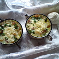 Czeska zupa serowa z czosnkiem