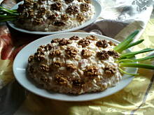 Fot. Jasio, Sałatka "udająca" ananasa z serem Dziugas