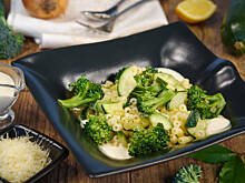 Fot. Wkn, Ditalini rigati z sosem serowo cukiniowo brokułowym