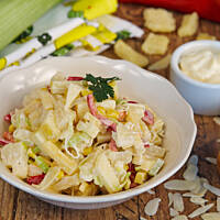 Sałatka serowo-ananasowa