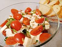 Fot. CattiBrie, Sałatka z roszponką i kurczakiem