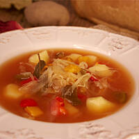 Kapuśniak pomidorowy z pieczoną papryką