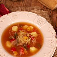 Kapuśniak pomidorowy z pieczoną papryką