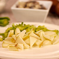 Śledź w śmietanie z jabłkiem i porem