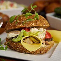 Piknikowa bułka kurczakowa