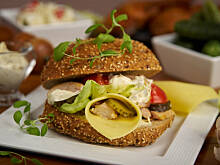 Fot. Wkn, Piknikowa bułka kurczakowa